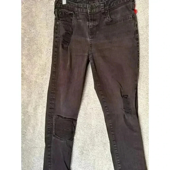 True Religion Rocco Black Distressed Jeans RN# 112790- 29 in Inseam, Size 20? - Picture 2 of 9
